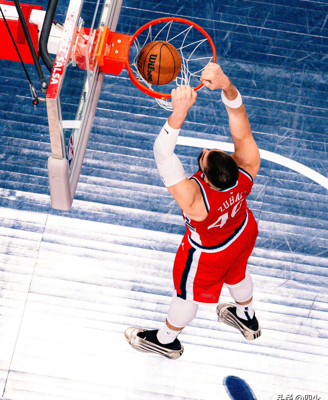 开云体育登录-热火翻盘国王，拉文状态火热