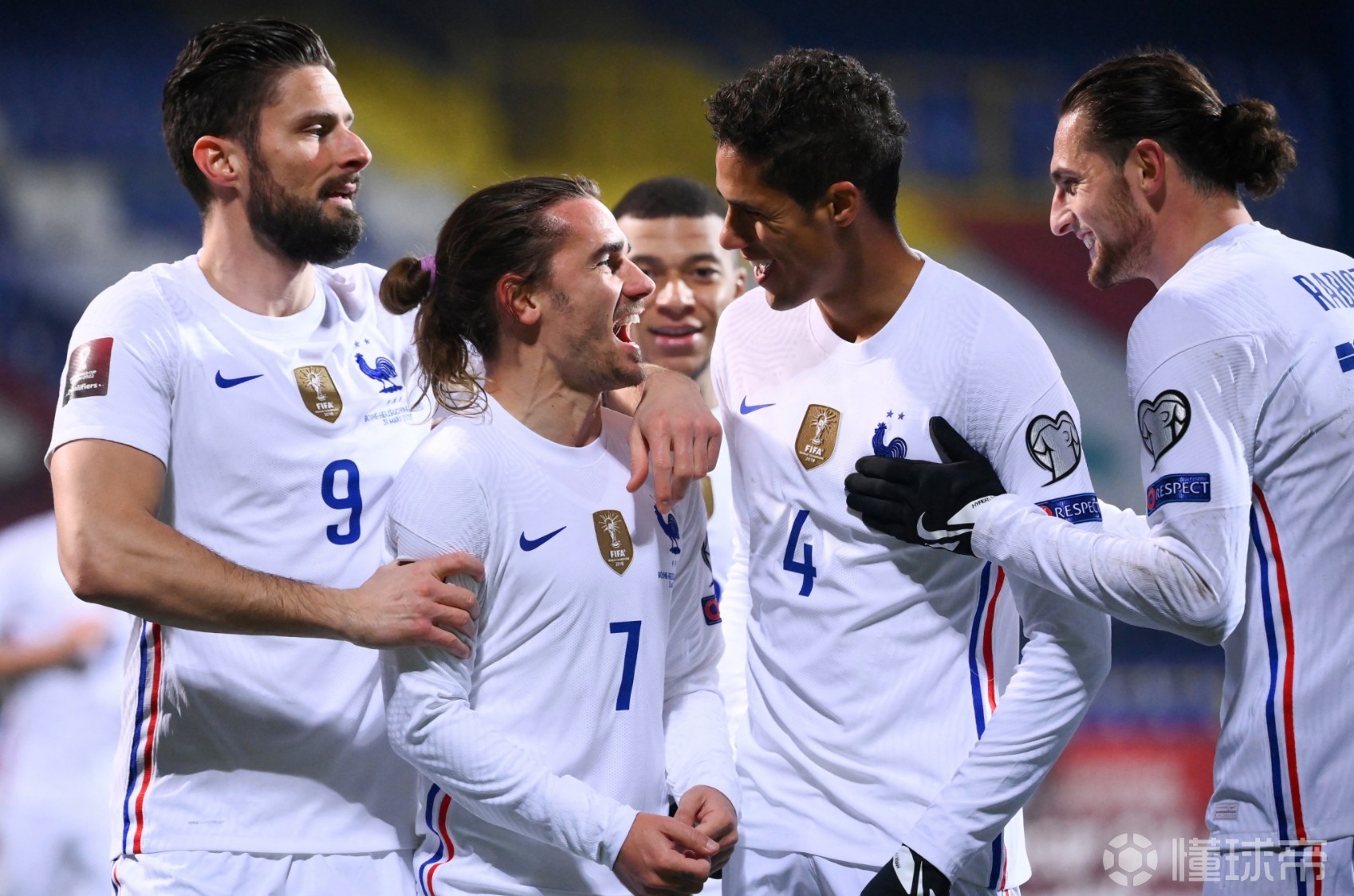 英格兰队横扫法国队，张本智和带队取胜