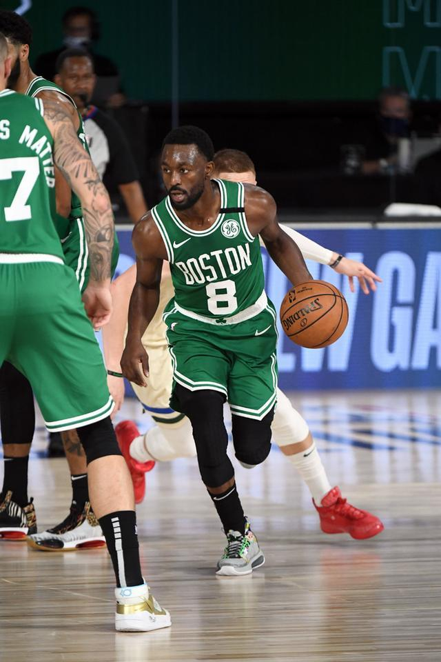 上海队横扫雄鹿，塔图姆高光表现