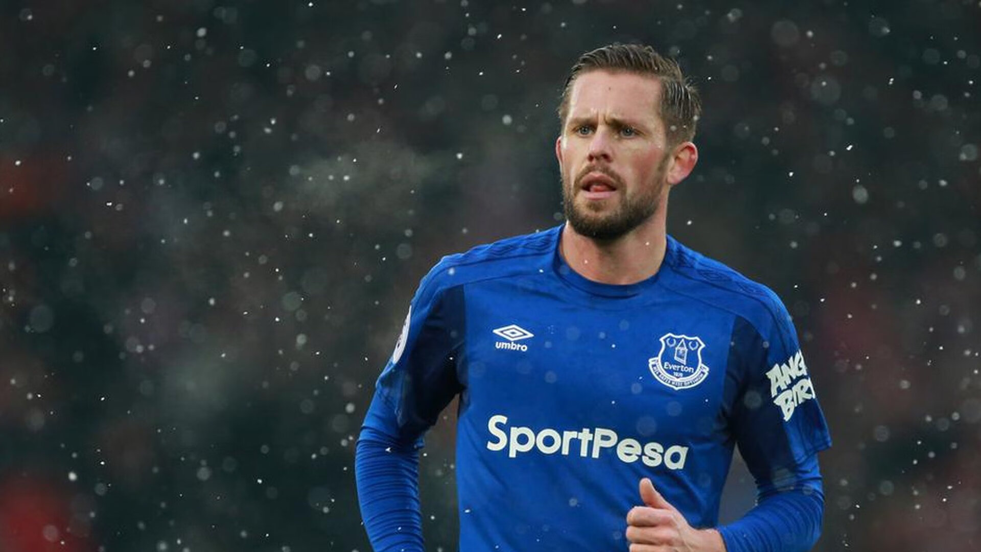 夜赛狂飙，赖斯在F1街道焦点战中闪耀证明