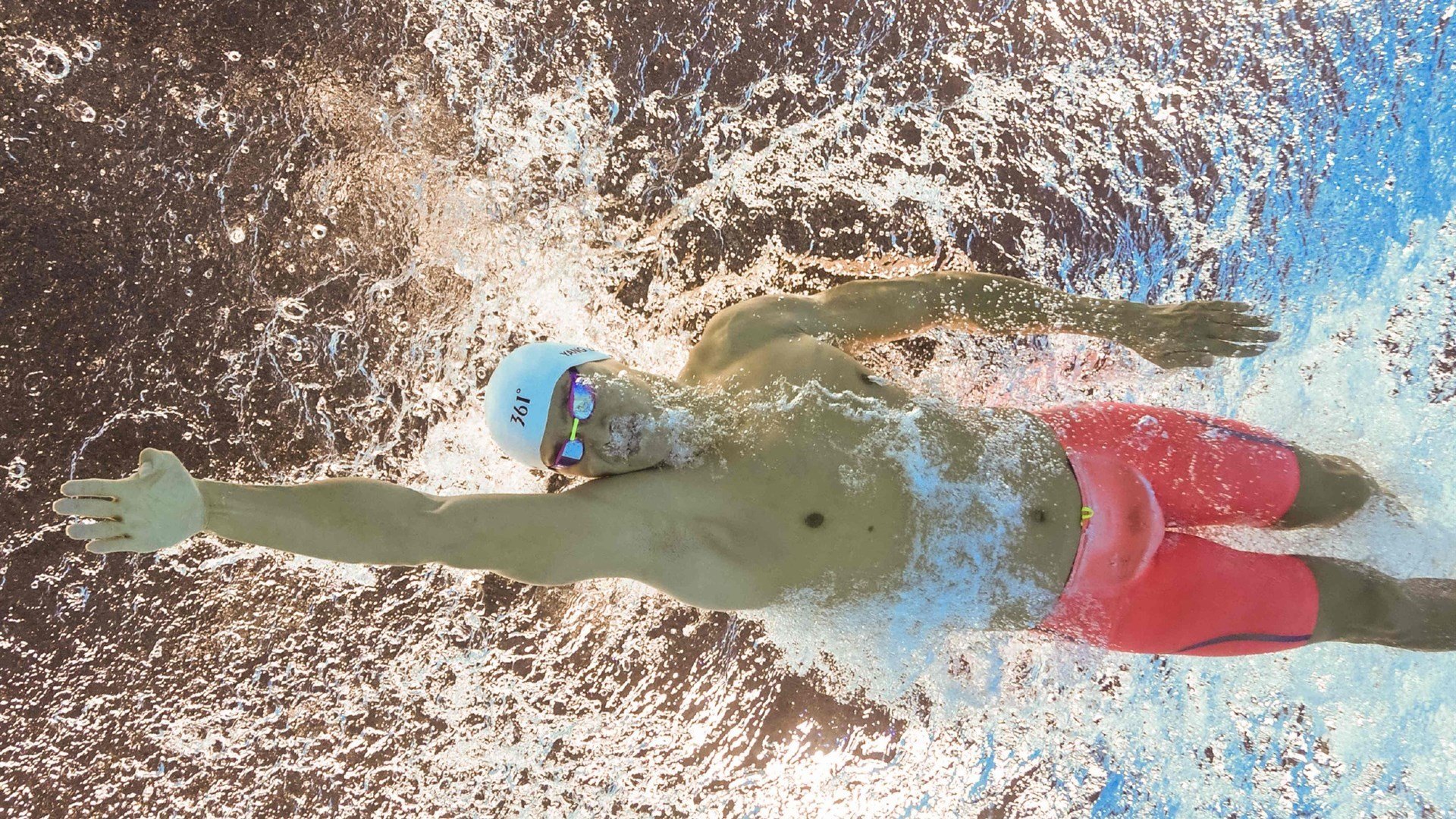 跨界幻想夜，当辽宁单节拉开湖人，詹姆斯在意甲焦点战接管比赛