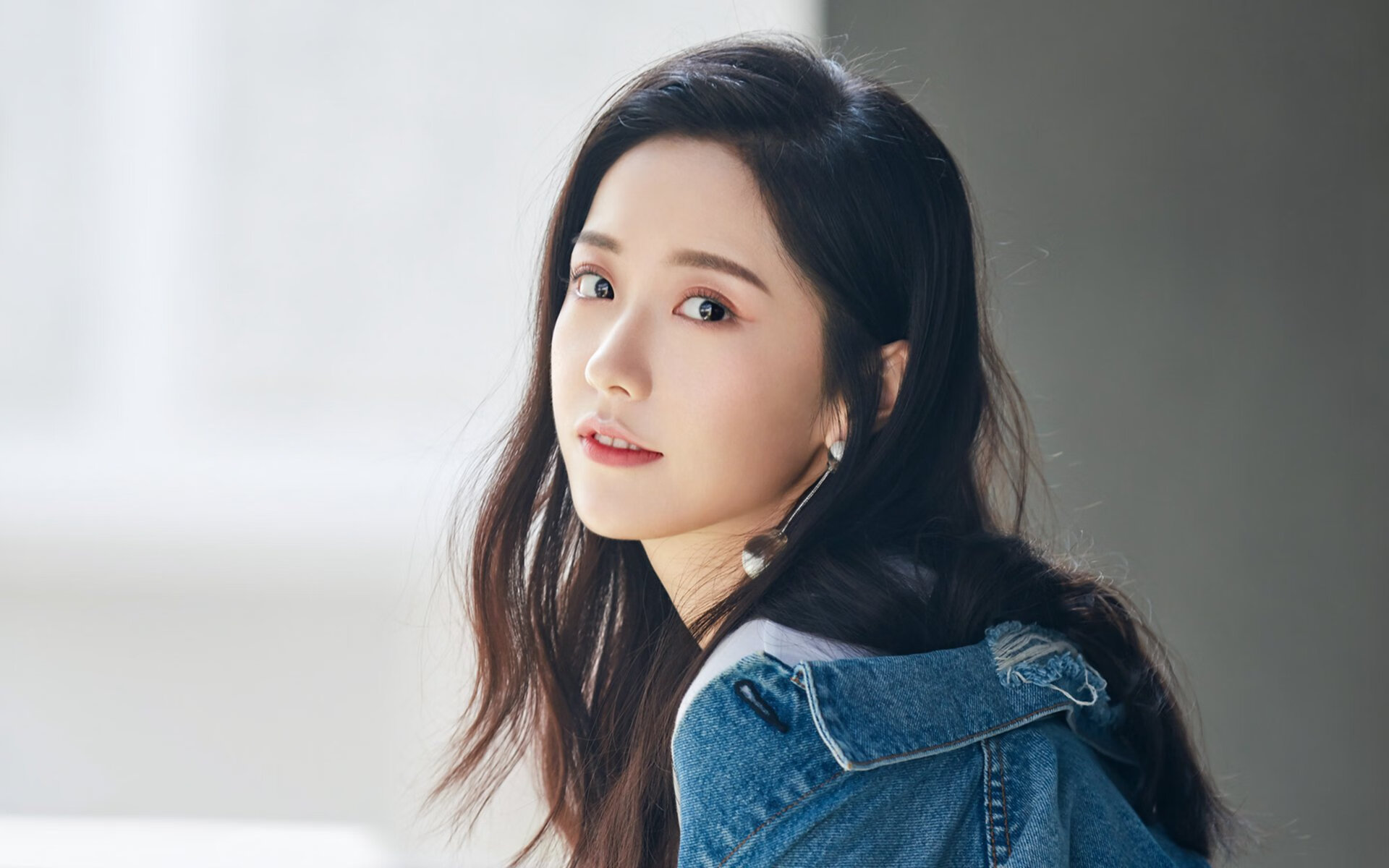 蓝白旋风的南美独舞，2026世界杯F组焦点战，智利如何用默契撕碎星条旗，库尔图瓦的低调统治